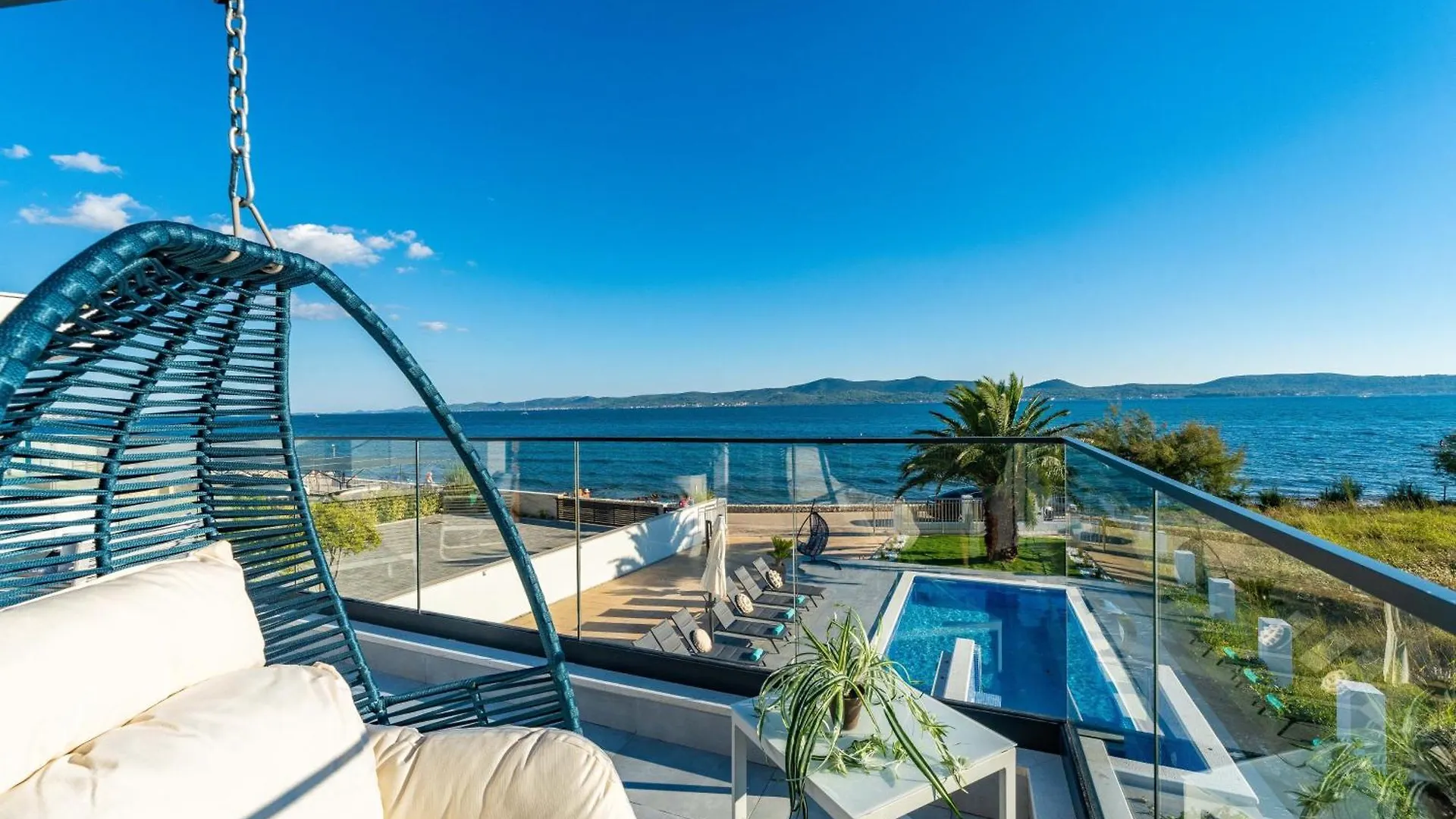 Seaside Luxury Villa With A Swimming Pool Sukosan, Zadar - 22250